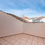 Amazing 4br Apart. Parking, Pool, Close To The Sea Apartament