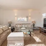 Amazing 4br Apart. Parking, Pool, Close To The Sea *