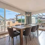Amazing 4br Apart. Parking, Pool, Close To The Sea Apartament *