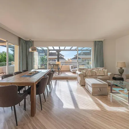 Amazing 4br Apart. Parking, Pool, Close To The Sea *