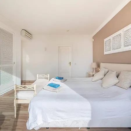 Apartment Amazing 4br Apart. Parking, Pool, Close To The Sea Marbella