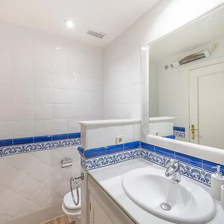 Amazing 4br Apart. Parking, Pool, Close To The Sea Marbella