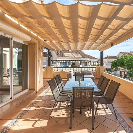 Apartment Amazing 4br Apart. Parking, Pool, Close To The Sea