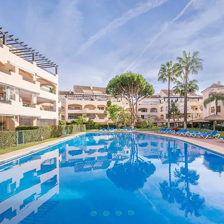 Apartment Amazing 4br Apart. Parking, Pool, Close To The Sea *