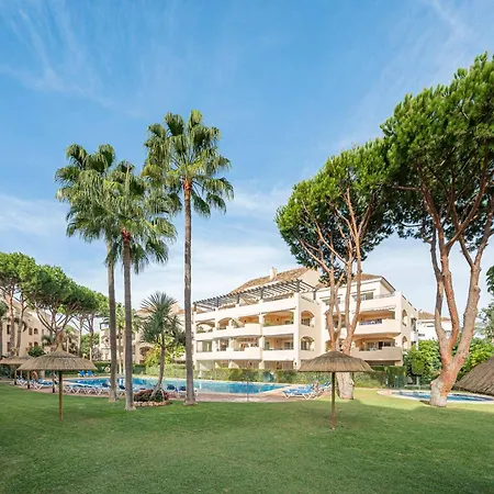 Amazing 4br Apart. Parking, Pool, Close To The Sea Marbella
