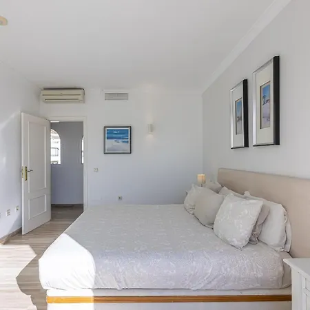 Amazing 4br Apart. Parking, Pool, Close To The Sea 아파트 마르베야