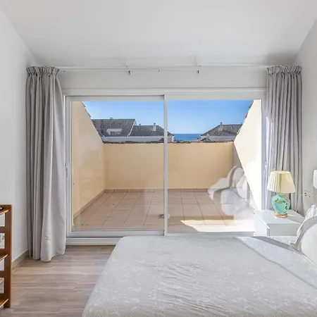 아파트 Amazing 4br Apart. Parking, Pool, Close To The Sea