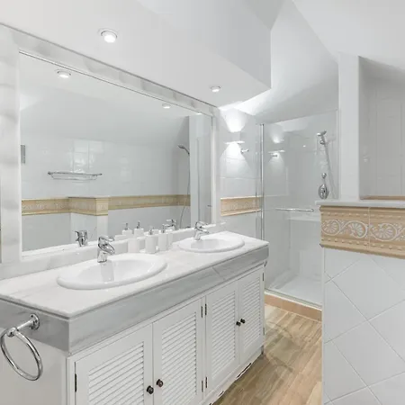 아파트 Amazing 4br Apart. Parking, Pool, Close To The Sea