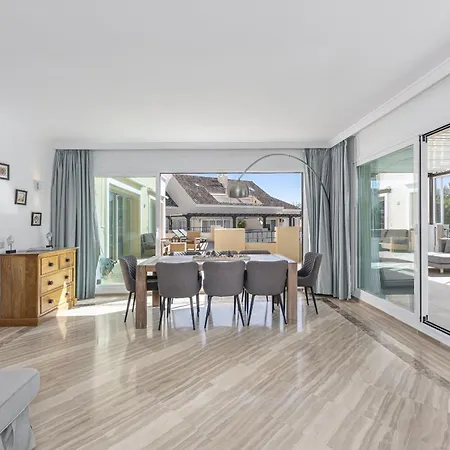 Amazing 4br Apart. Parking, Pool, Close To The Sea 아파트 *