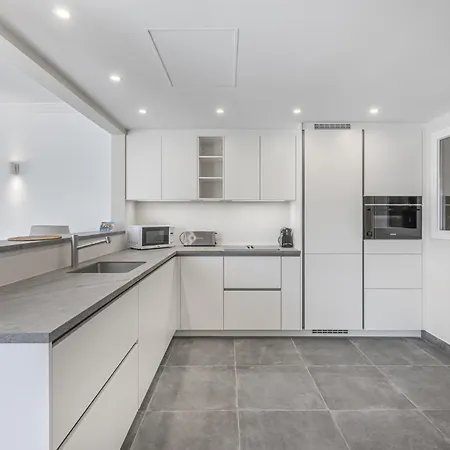 Amazing 4br Apart. Parking, Pool, Close To The Sea * 마르베야