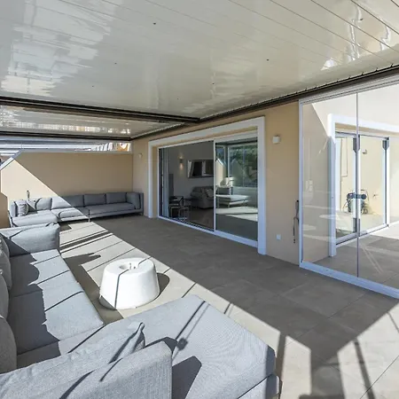 Amazing 4br Apart. Parking, Pool, Close To The Sea