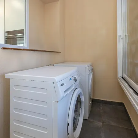 아파트 Amazing 4br Apart. Parking, Pool, Close To The Sea 마르베야