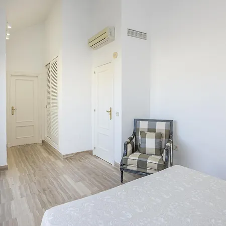 Apartman Amazing 4br Apart. Parking, Pool, Close To The Sea