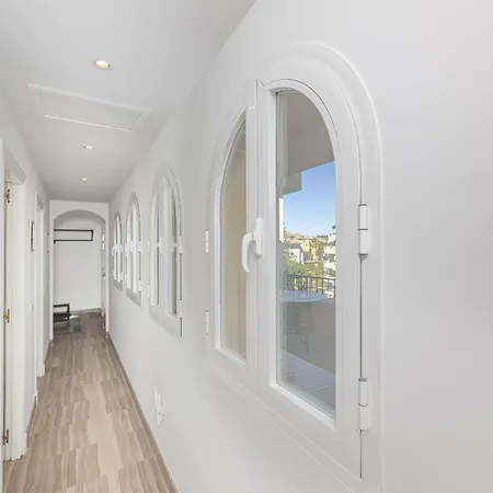 Apartman Amazing 4br Apart. Parking, Pool, Close To The Sea Marbella