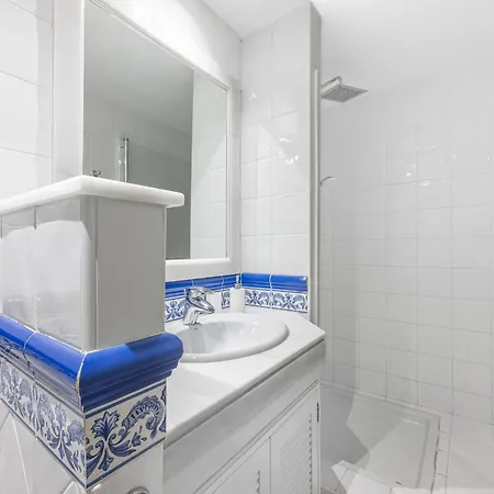 Amazing 4br Apart. Parking, Pool, Close To The Sea *