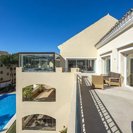 Amazing 4br Apart. Parking, Pool, Close To The Sea Apartman *