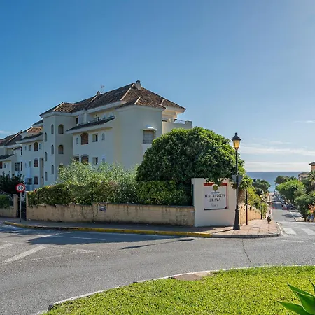 Apartment Amazing 4br Apart. Parking, Pool, Close To The Sea