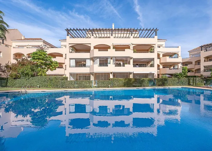 Amazing 4br Apart. Parking, Pool, Close To The Sea 马尔韦利亚