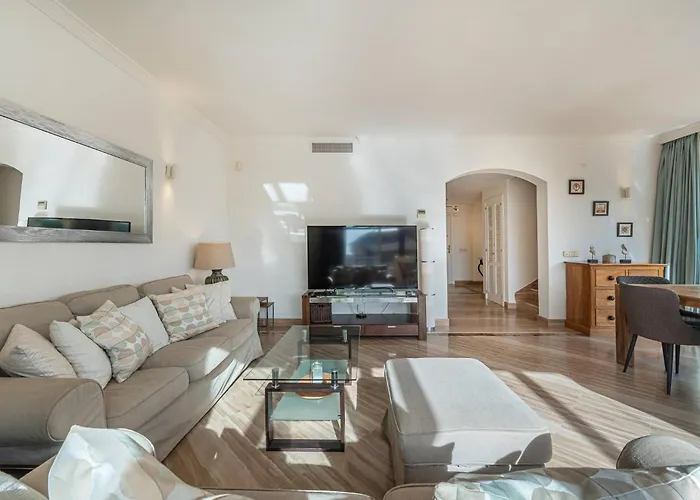 Amazing 4br Apart. Parking, Pool, Close To The Sea 公寓 *