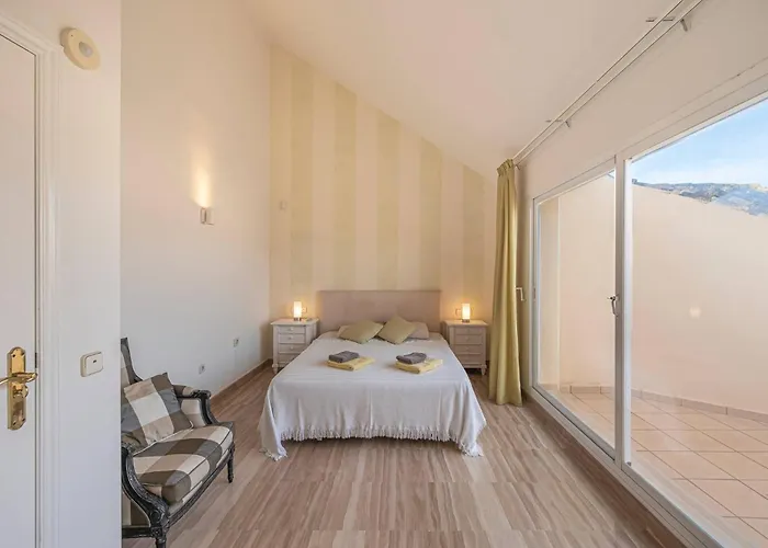 Amazing 4br Apart. Parking, Pool, Close To The Sea * 马尔韦利亚