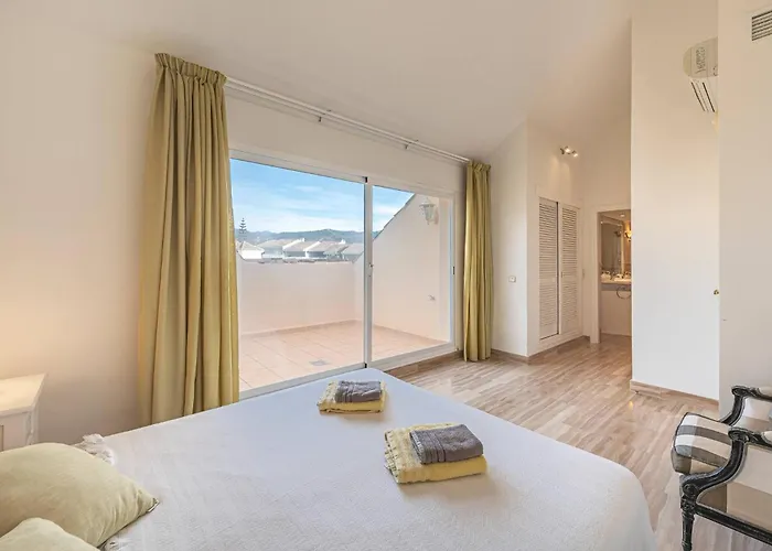 Amazing 4br Apart. Parking, Pool, Close To The Sea * 马尔韦利亚