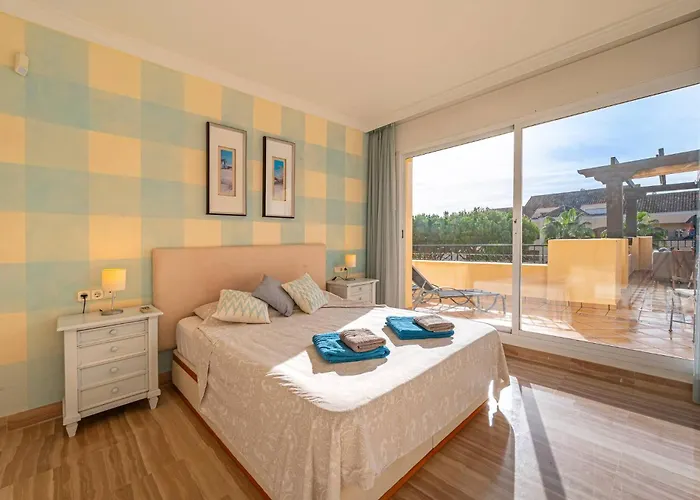 Amazing 4br Apart. Parking, Pool, Close To The Sea