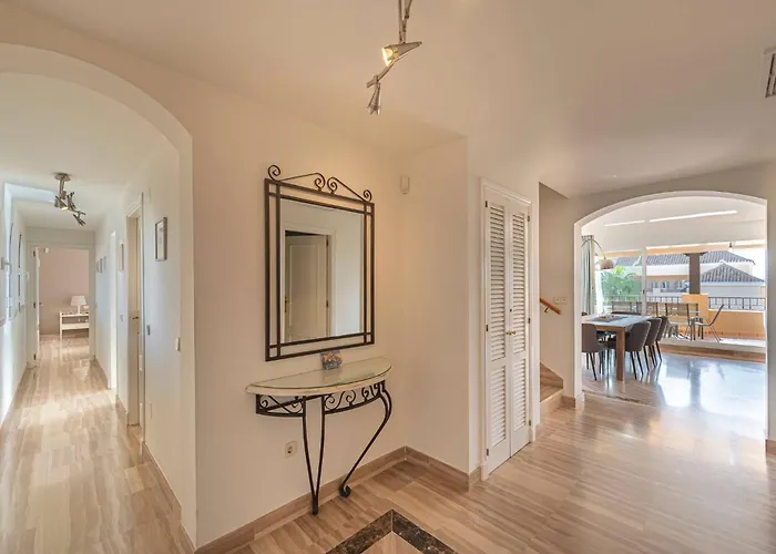 公寓 Amazing 4br Apart. Parking, Pool, Close To The Sea *