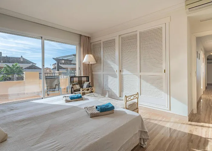 Amazing 4br Apart. Parking, Pool, Close To The Sea 公寓 马尔韦利亚