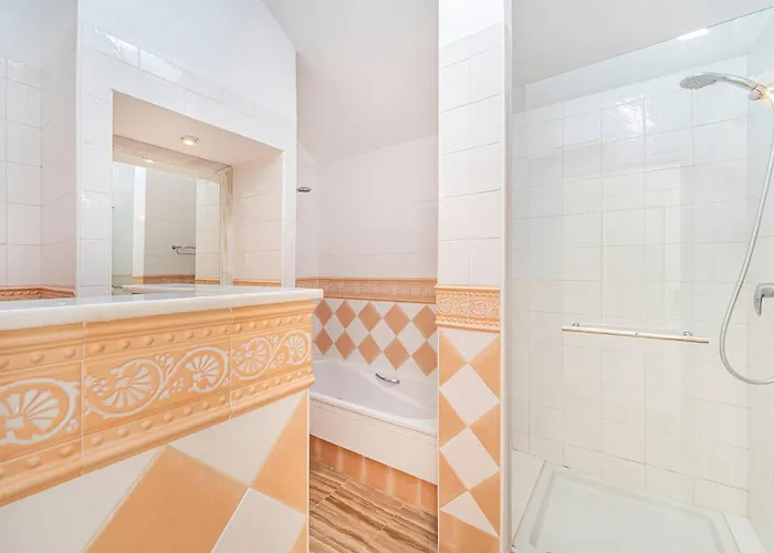 公寓 Amazing 4br Apart. Parking, Pool, Close To The Sea