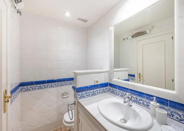 Amazing 4br Apart. Parking, Pool, Close To The Sea 马尔韦利亚