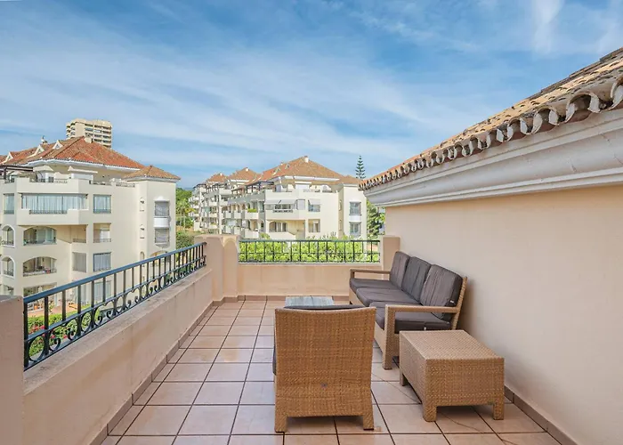 公寓 Amazing 4br Apart. Parking, Pool, Close To The Sea 马尔韦利亚