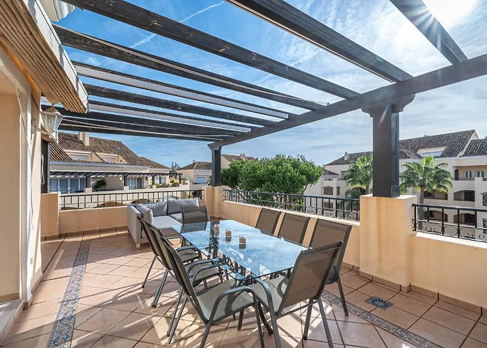 公寓 Amazing 4br Apart. Parking, Pool, Close To The Sea 马尔韦利亚