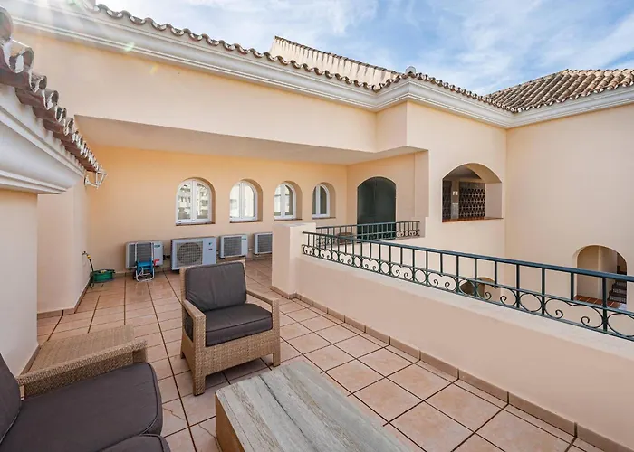 Amazing 4br Apart. Parking, Pool, Close To The Sea 公寓 马尔韦利亚