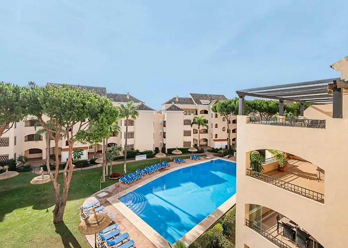 公寓 Amazing 4br Apart. Parking, Pool, Close To The Sea 马尔韦利亚