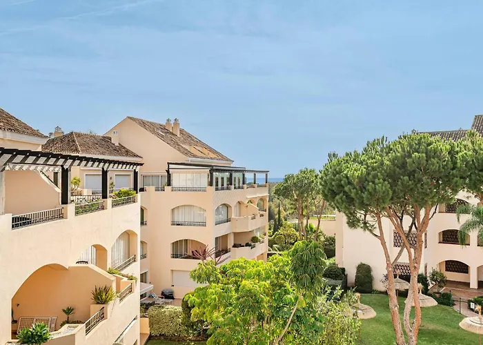 Amazing 4br Apart. Parking, Pool, Close To The Sea