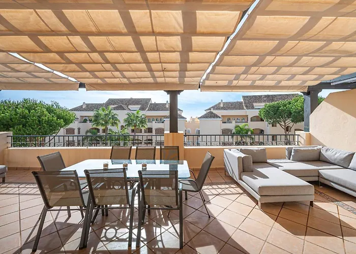 Amazing 4br Apart. Parking, Pool, Close To The Sea