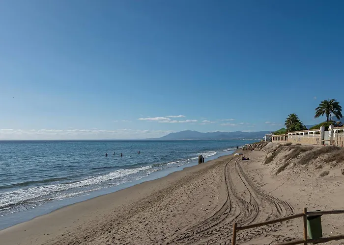 公寓 Amazing 4br Apart. Parking, Pool, Close To The Sea 马尔韦利亚